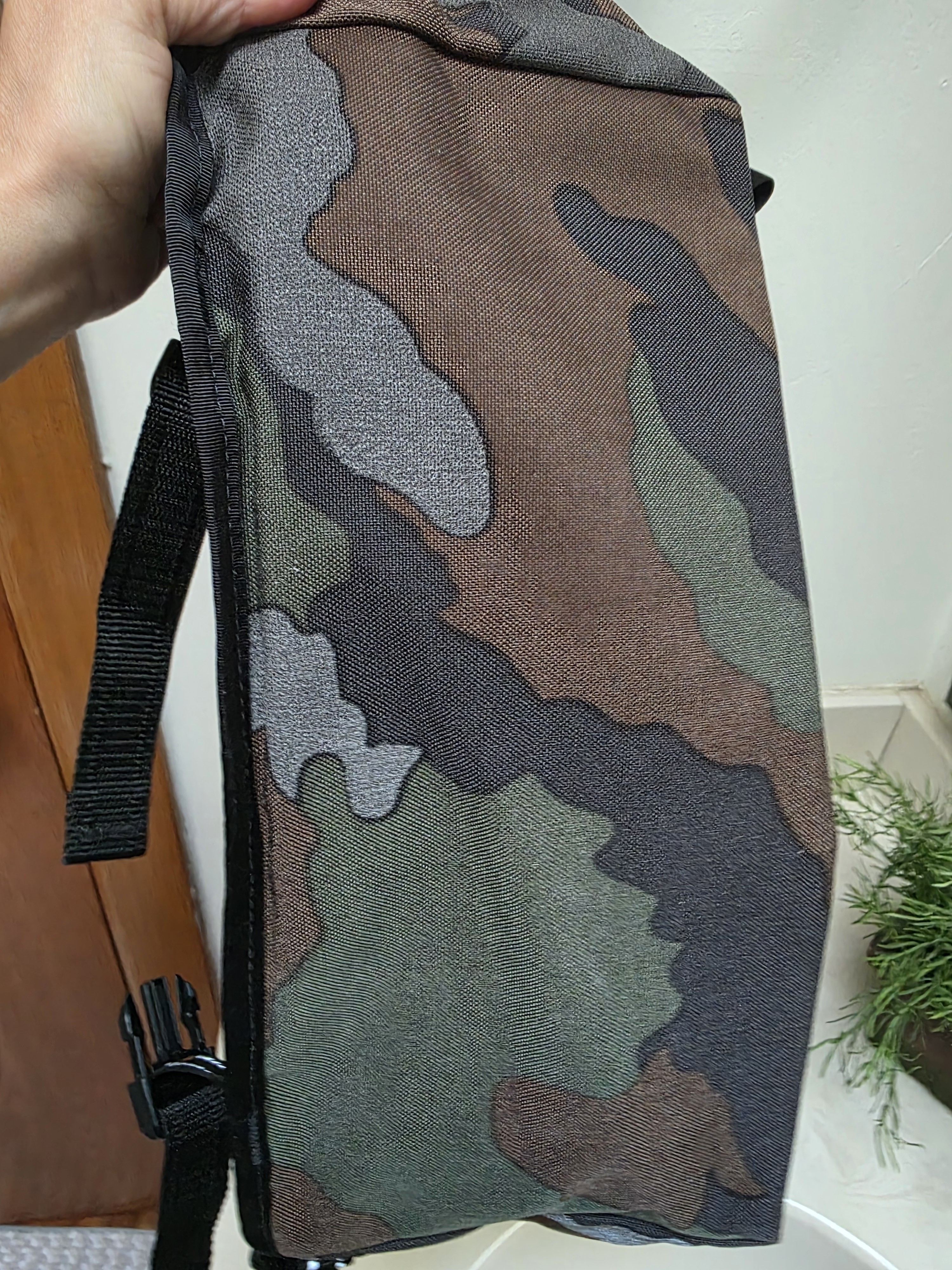 Chrome Camo 24l Messenger Laptop Bag In Camo, Nwot, Limited Edition Series! — image 4 of 8